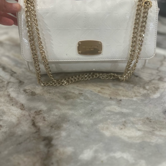 Michael Kors patent Jet Set multi-way shoulder bag perforated - Picture 4 of 7